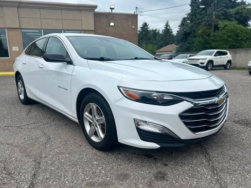Used 2023 Chevrolet Malibu LS FWD image 3