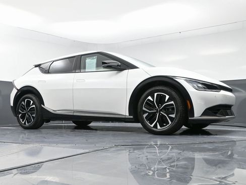 Used 2022 Kia EV6 Wind image 46