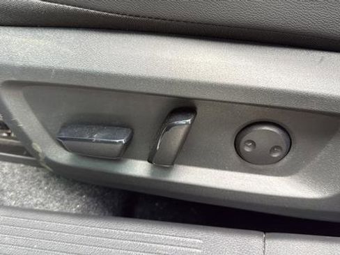 Used 2025 Nissan Rogue SV AWD/4WD image 13