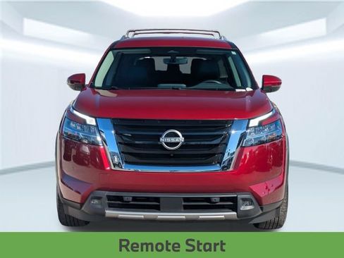 Used 2024 Nissan Pathfinder SL AWD/4WD image 11