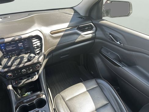 Used 2022 GMC Acadia AT4 w/ Technology Package image 15