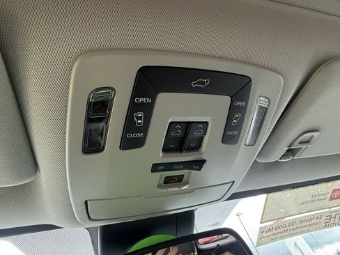 Certified 2023 Toyota Sienna XLE FWD image 18