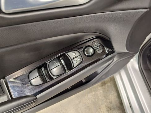 Used 2023 Nissan Altima 2.5 SV image 17