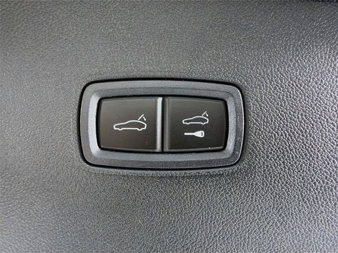 New 2026 Porsche Cayenne Coupe AWD/4WD image 24