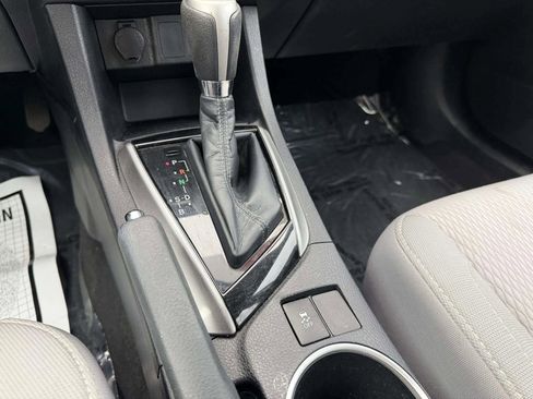 Used 2015 Toyota Corolla LE image 23