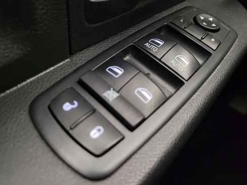 Used 2017 RAM 1500 Express image 27