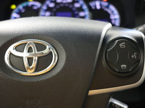 Used 2014 Toyota Camry SE w/ Moonroof Package image 26