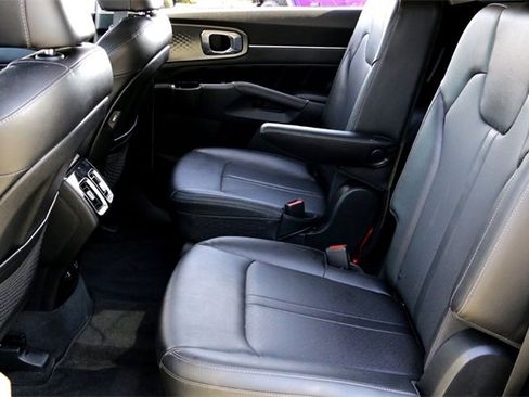 Used 2022 Kia Sorento SX image 25