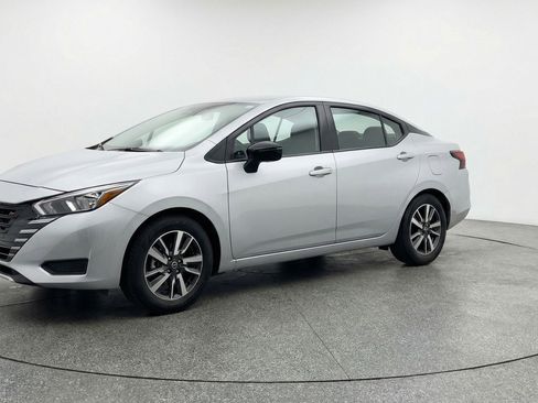 Used 2025 Nissan Versa SV FWD image 3