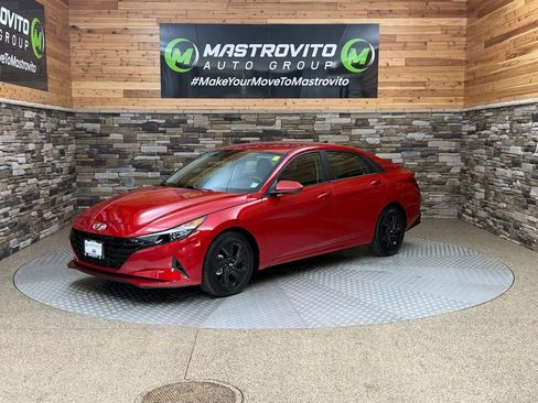 Certified 2023 Hyundai Elantra SEL w/ Preferred Accessory Package image 4