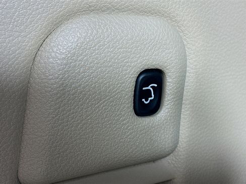 Used 2017 Jeep Grand Cherokee Limited w/ Luxury Group II image 30