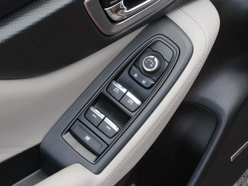 Used 2020 Subaru Forester Limited image 17