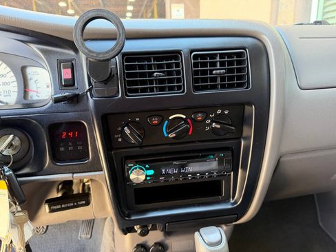 Used 2003 Toyota Tacoma PreRunner w/ Convenience Pkg RWD image 17