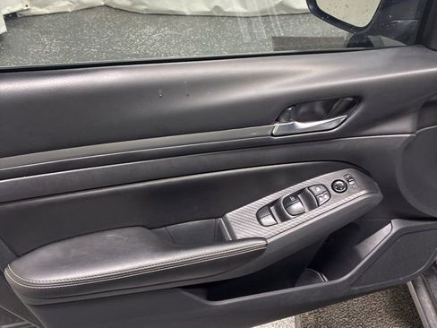 Used 2022 Nissan Altima 2.5 SV image 12