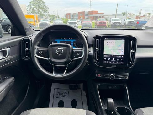 Used 2024 Volvo XC40 B5 Core AWD/4WD image 17