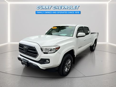 Used 2018 Toyota Tacoma SR5 AWD/4WD image 5