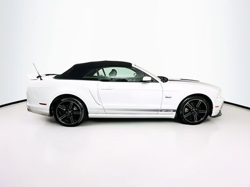 Used 2014 Ford Mustang GT Premium w/ Equipment Group 402A RWD image 10