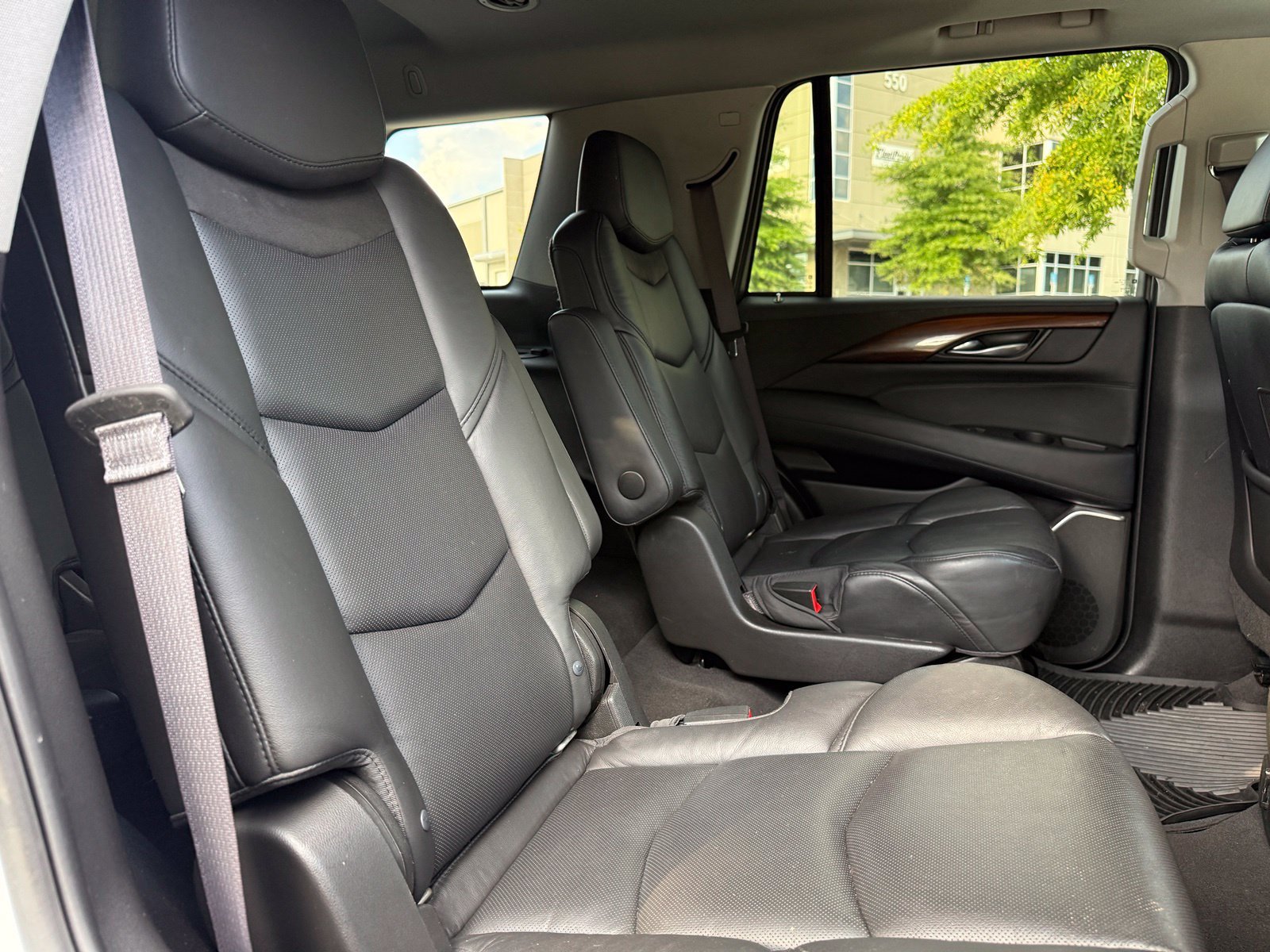 Used 2016 Cadillac Escalade Luxury AWD/4WD image 43