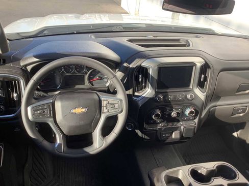 Used 2022 Chevrolet Silverado 1500 LT w/ Z71 Off-Road Package image 10