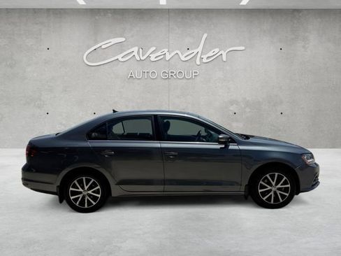Used 2017 Volkswagen Jetta SE FWD image 17