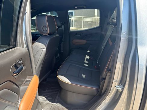 Used 2025 GMC Canyon AT4 AWD/4WD image 10