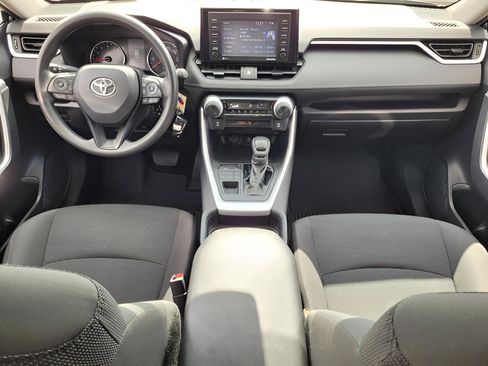 Used 2021 Toyota RAV4 LE image 16