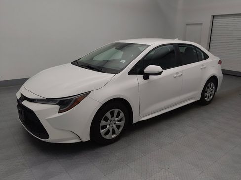 Used 2022 Toyota Corolla LE image 2