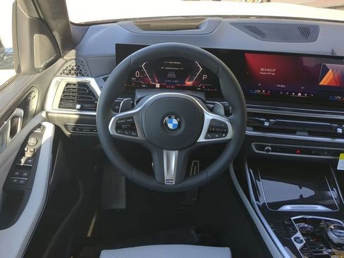 New 2026 BMW X7 xDrive40i w/ Executive Package image 16