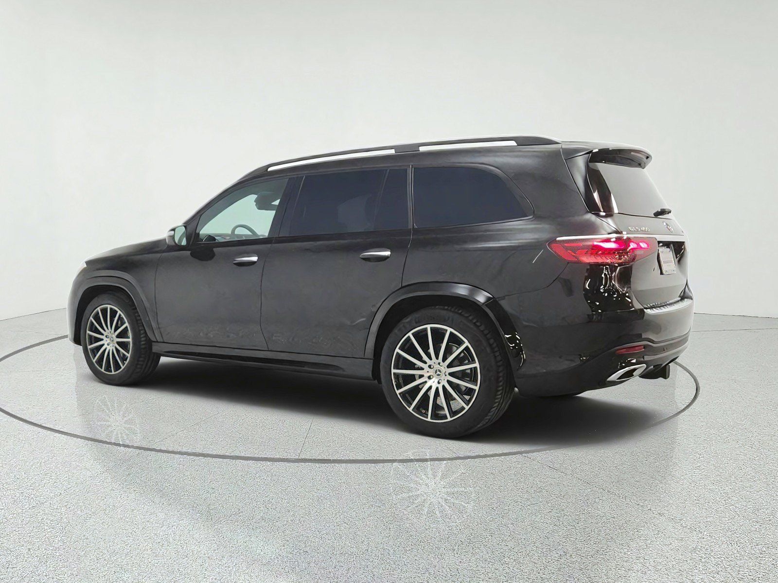 Used 2025 Mercedes-Benz GLS 450 4MATIC image 7