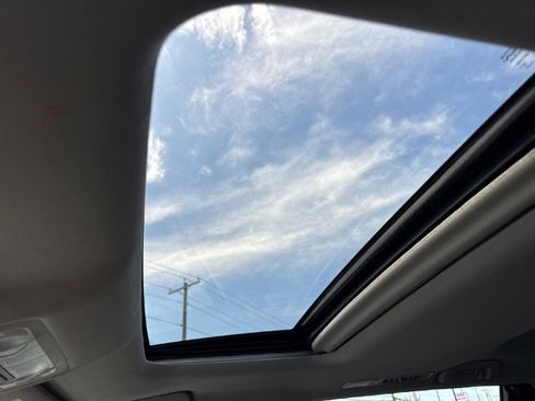 Used 2016 Toyota Highlander XLE FWD image 22