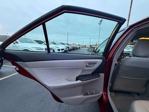 Used 2015 Toyota Camry XLE image 21