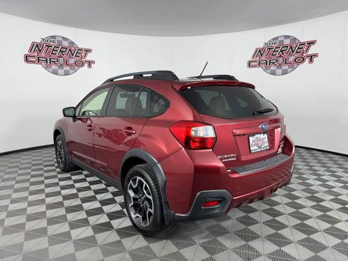 Used 2017 Subaru Crosstrek 2.0i Premium w/ Moonroof Package AWD/4WD image 5