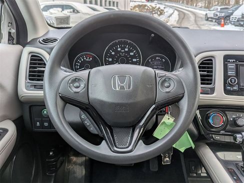 Used 2016 Honda HR-V LX image 12