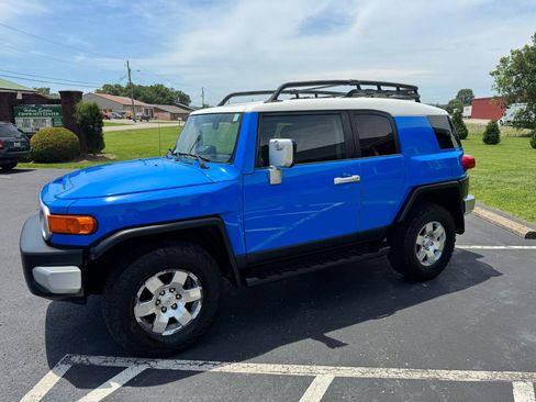Used 2007 Toyota FJ Cruiser 4WD image 3