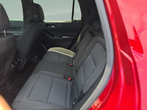 Used 2025 Chevrolet Equinox LT FWD image 28
