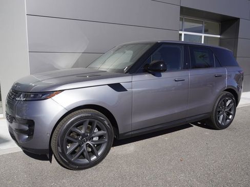 New 2025 Land Rover Range Rover Sport SE image 3