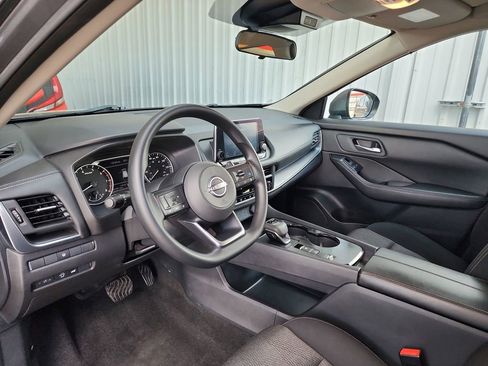 Used 2024 Nissan Rogue SV FWD image 15