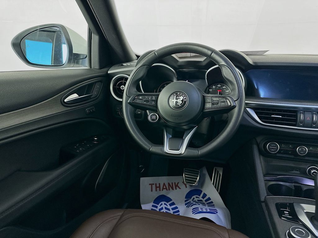 Used 2023 Alfa Romeo Stelvio Ti AWD/4WD image 31