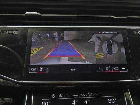 Used 2024 Audi Q8 Prestige image 25