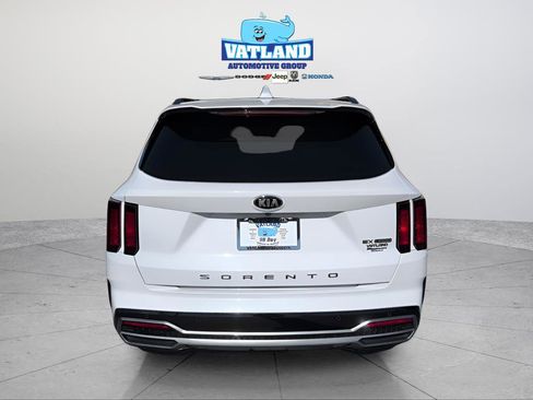 Used 2021 Kia Sorento EX image 4