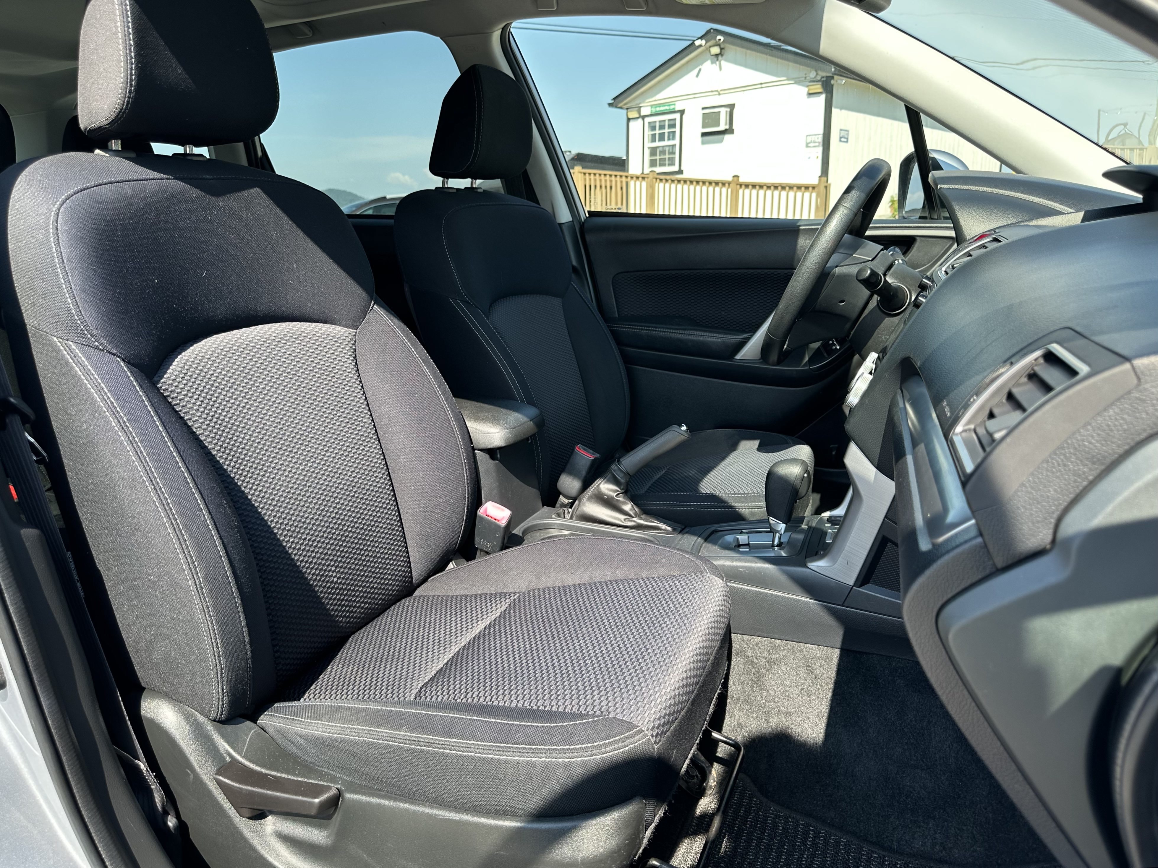 Used 2017 Subaru Forester 2.5i Premium AWD/4WD image 10