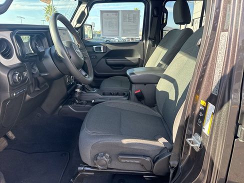 Used 2024 Jeep Wrangler Unlimited w/ Convenience Group AWD/4WD image 13
