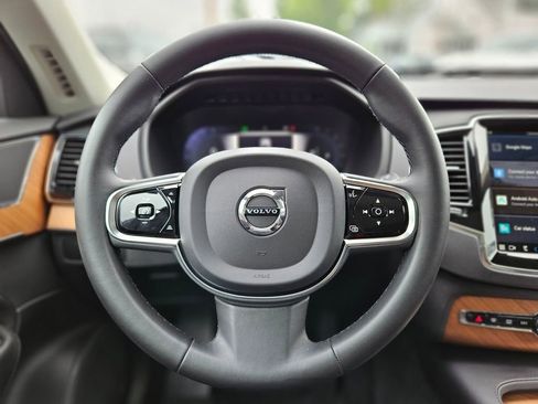 Used 2023 Volvo XC90 B6 Plus w/ Protection Package Premier image 27