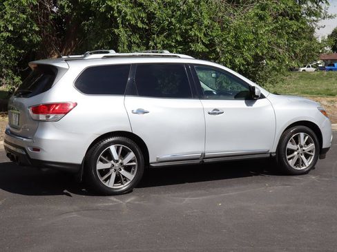 Used 2016 Nissan Pathfinder Platinum AWD/4WD image 4