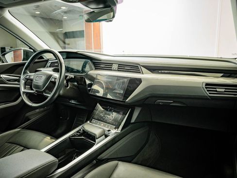 Used 2021 Audi e-tron Premium w/ Convenience Plus Package image 44