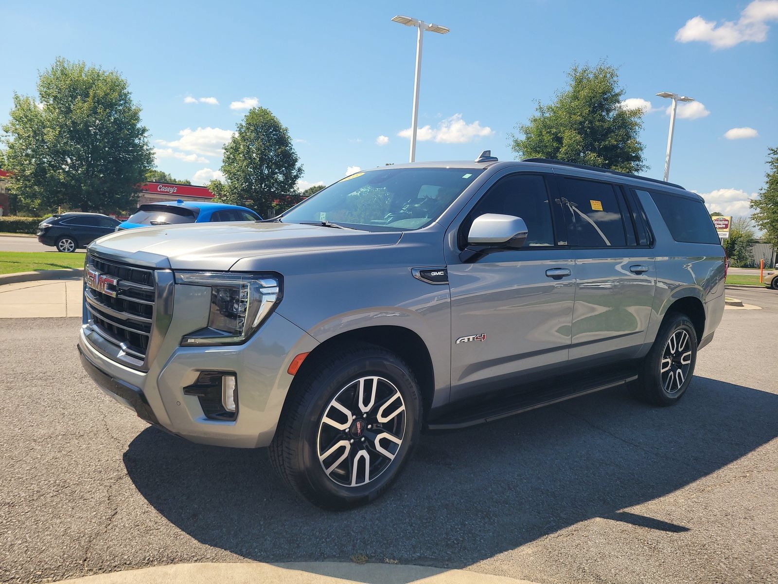 Used 2023 GMC Yukon XL AT4 AWD/4WD image 7
