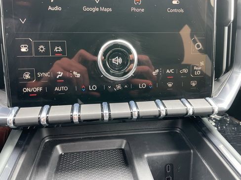 Used 2025 GMC Acadia AT4 w/ Luxury Package image 12