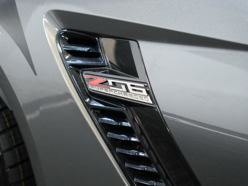 Used 2015 Chevrolet Corvette Z06 w/ 3LZ Preferred Equipment Group image 20