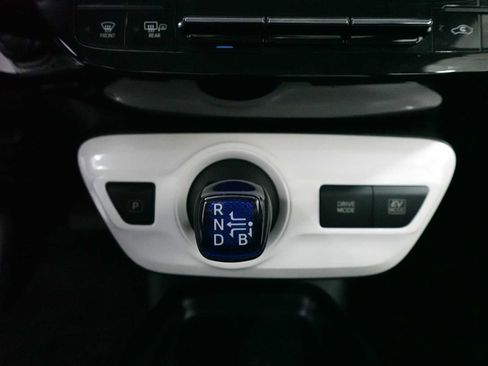 Used 2016 Toyota Prius Two image 22