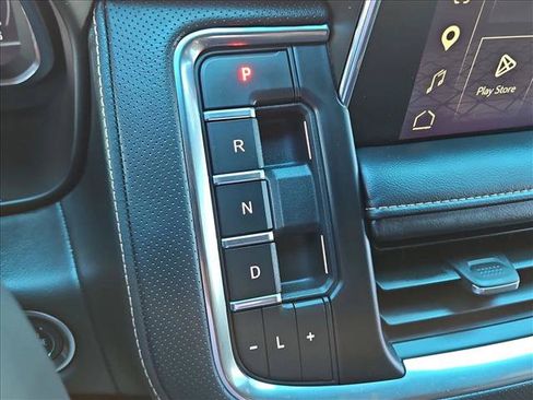 Used 2024 GMC Yukon AT4 w/ AT4 Premium Plus Package AWD/4WD image 12